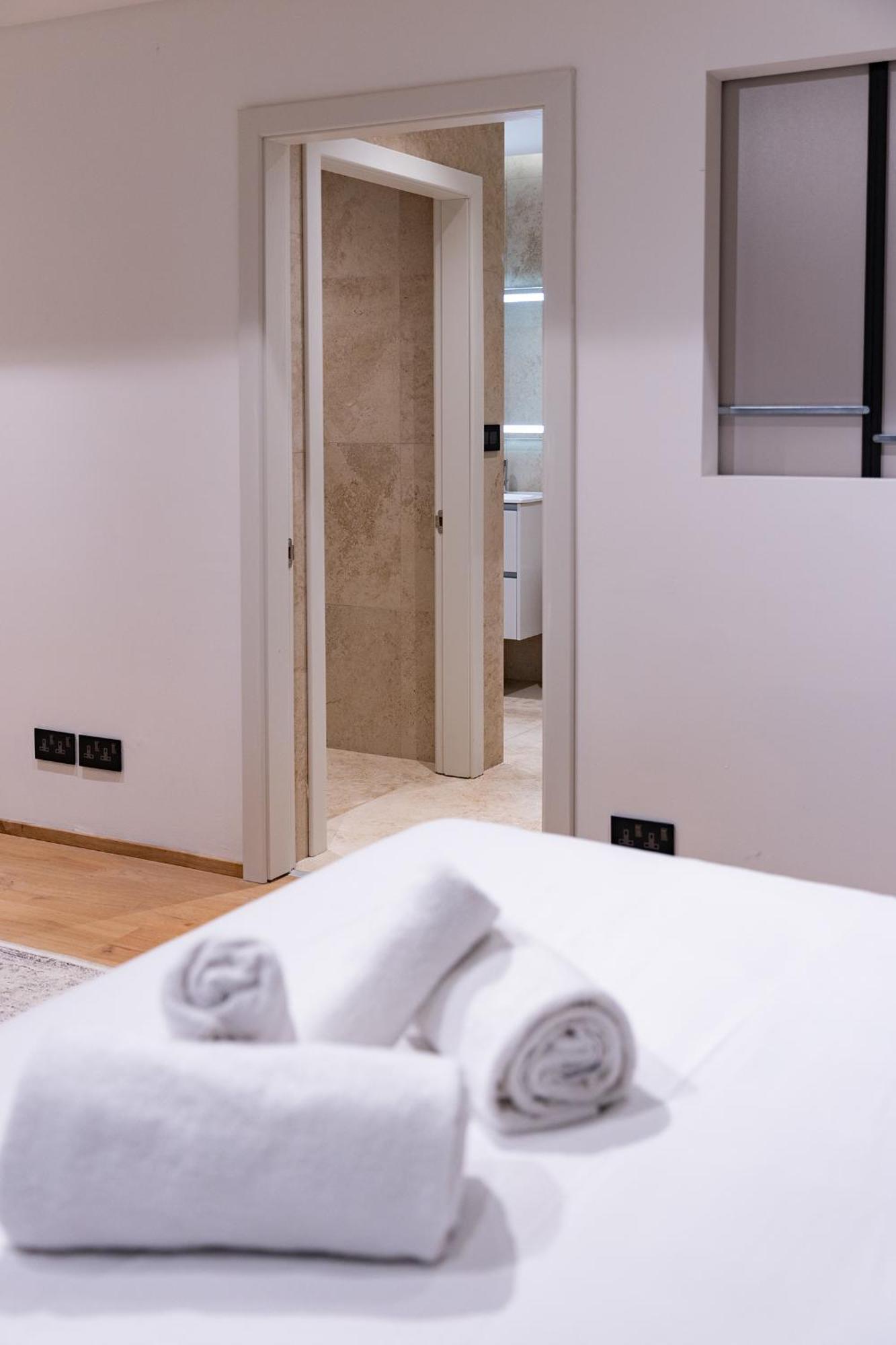 Florette Suite 1Br With Stunning Lounge Terrace By Arcobnb Il-Furjana Ngoại thất bức ảnh